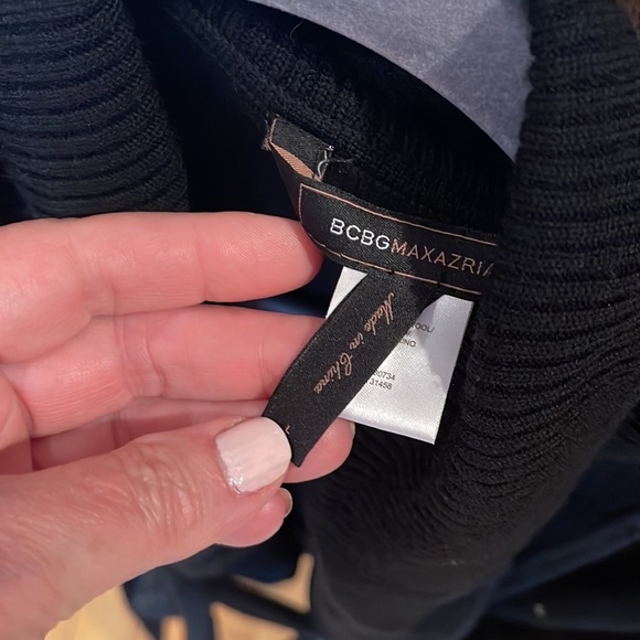 Bcbg MaxAzria black belted sweater with sequins Large and in perfect condition - Picture 4 of 7